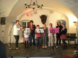 Weihnachtsmusik mit Blockflötenschülern