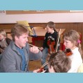 Klassenmusizieren mit Streichinstrumenten in der Grundschule Bannewitz