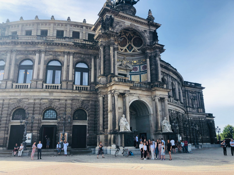 vor der Semper Oper