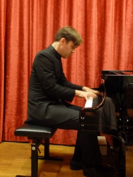 Prof. Dr. Florian Uhlig am Steinwayflügel